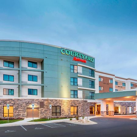 Courtyard By Marriott Bismarck North Hotel Buitenkant foto