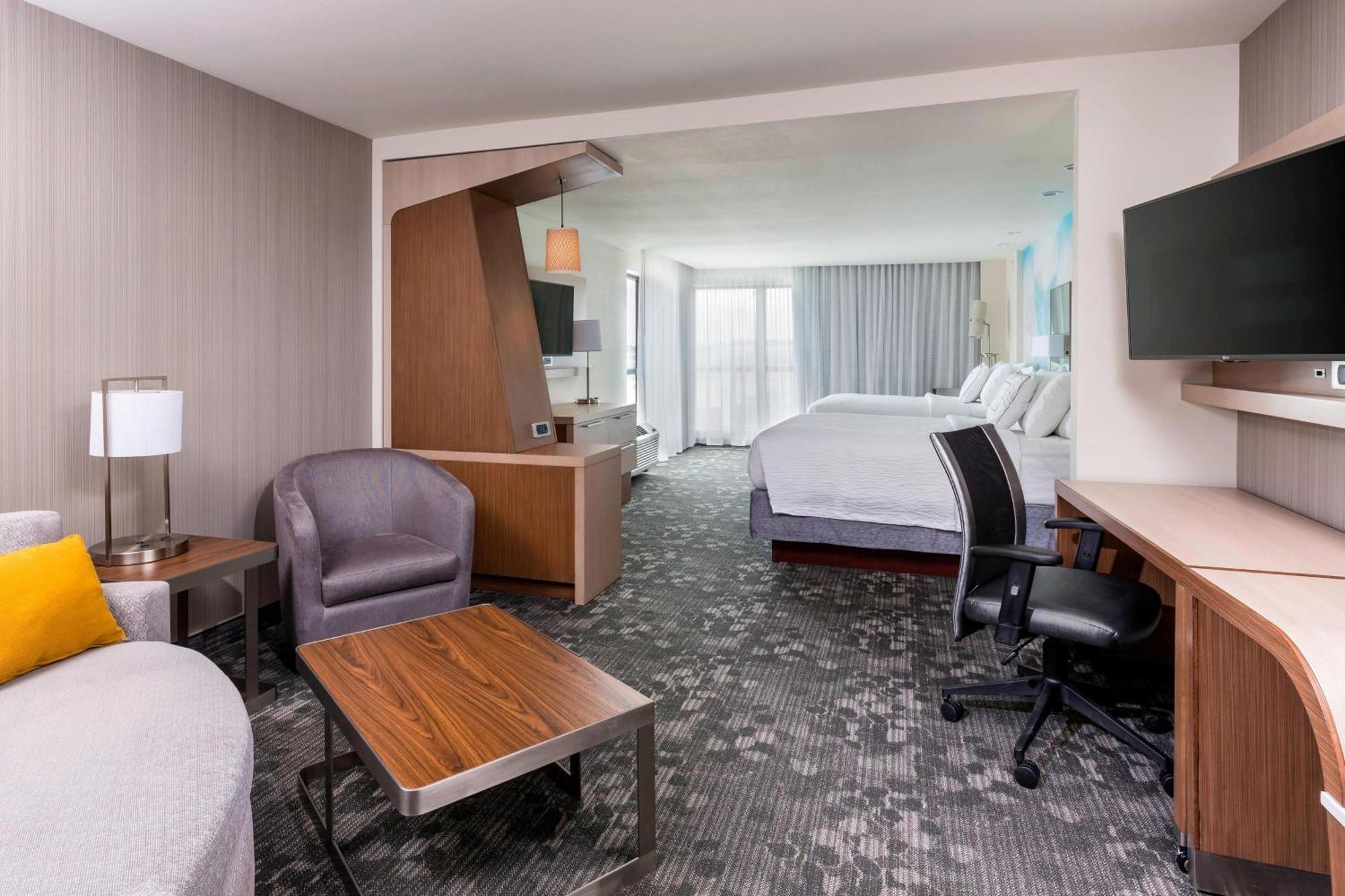 Courtyard By Marriott Bismarck North Hotel Buitenkant foto