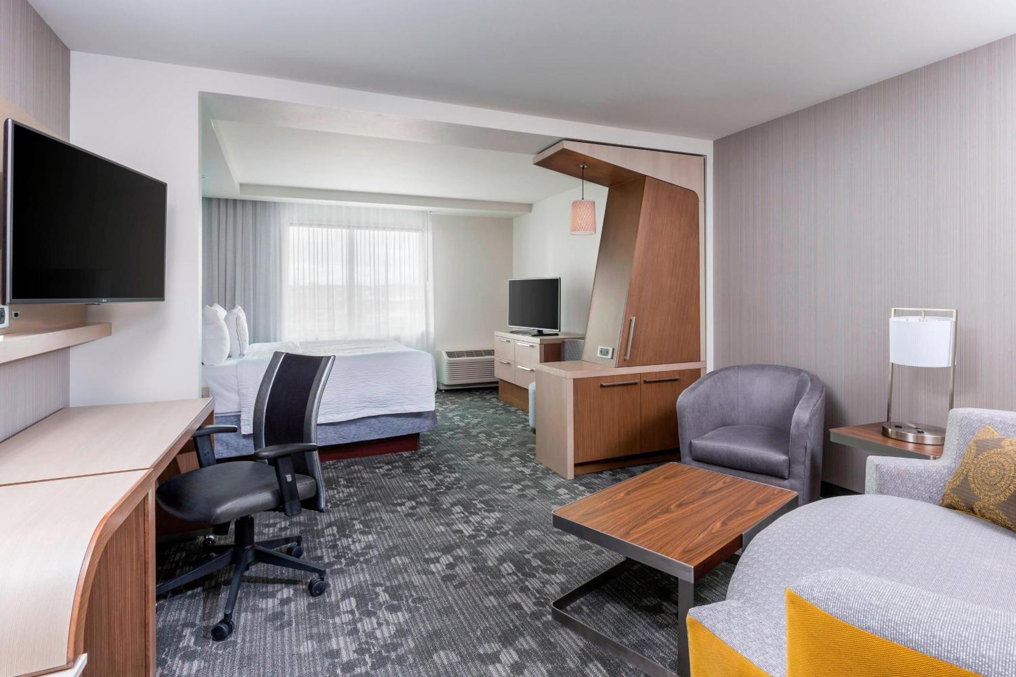 Courtyard By Marriott Bismarck North Hotel Buitenkant foto
